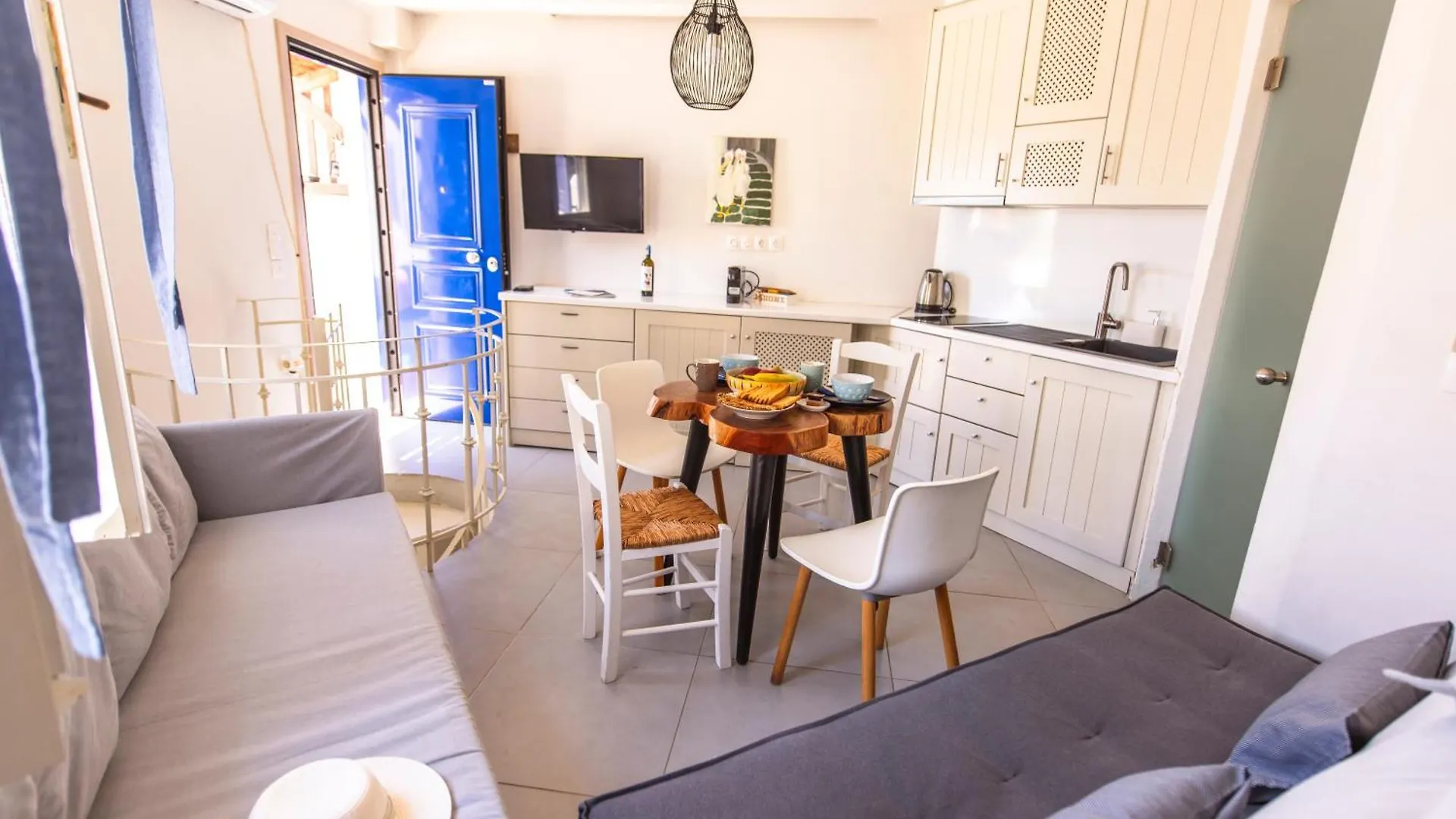 Fresh Renovated Maisonette Close To The Beach Platísz Jalósz Apartman