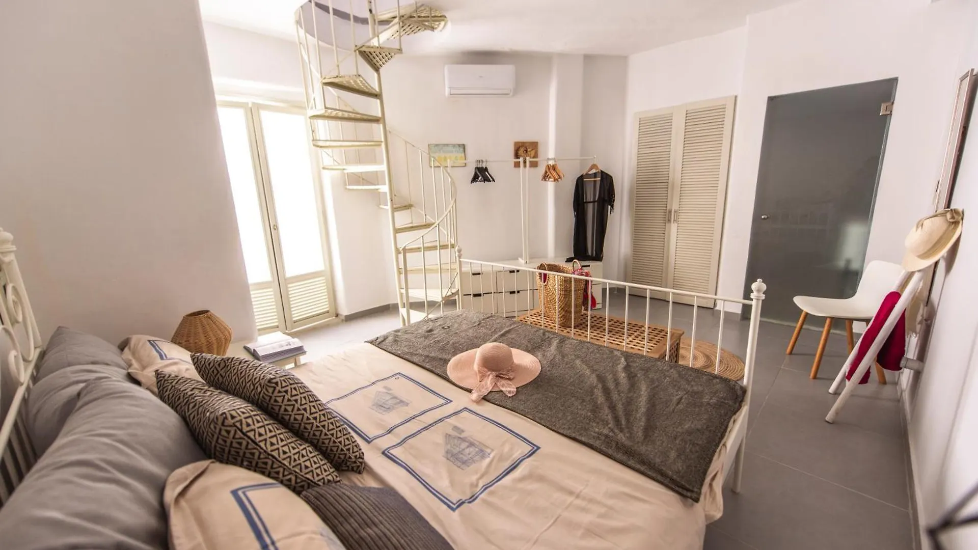 Fresh Renovated Maisonette Close To The Beach Platísz Jalósz Apartman